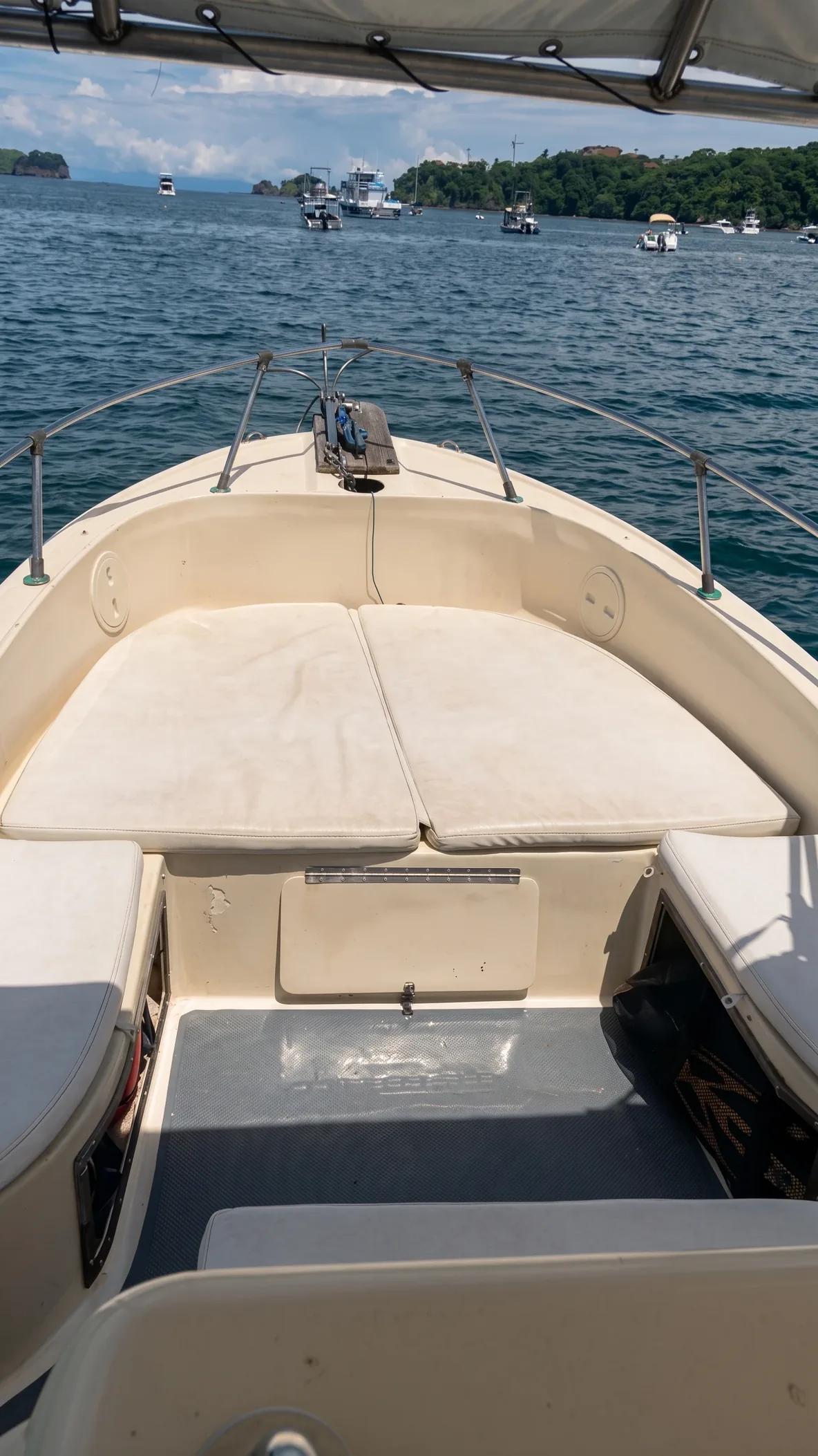 Bahamas sport fishing boat - Papagayo Gulf Costa Rica
