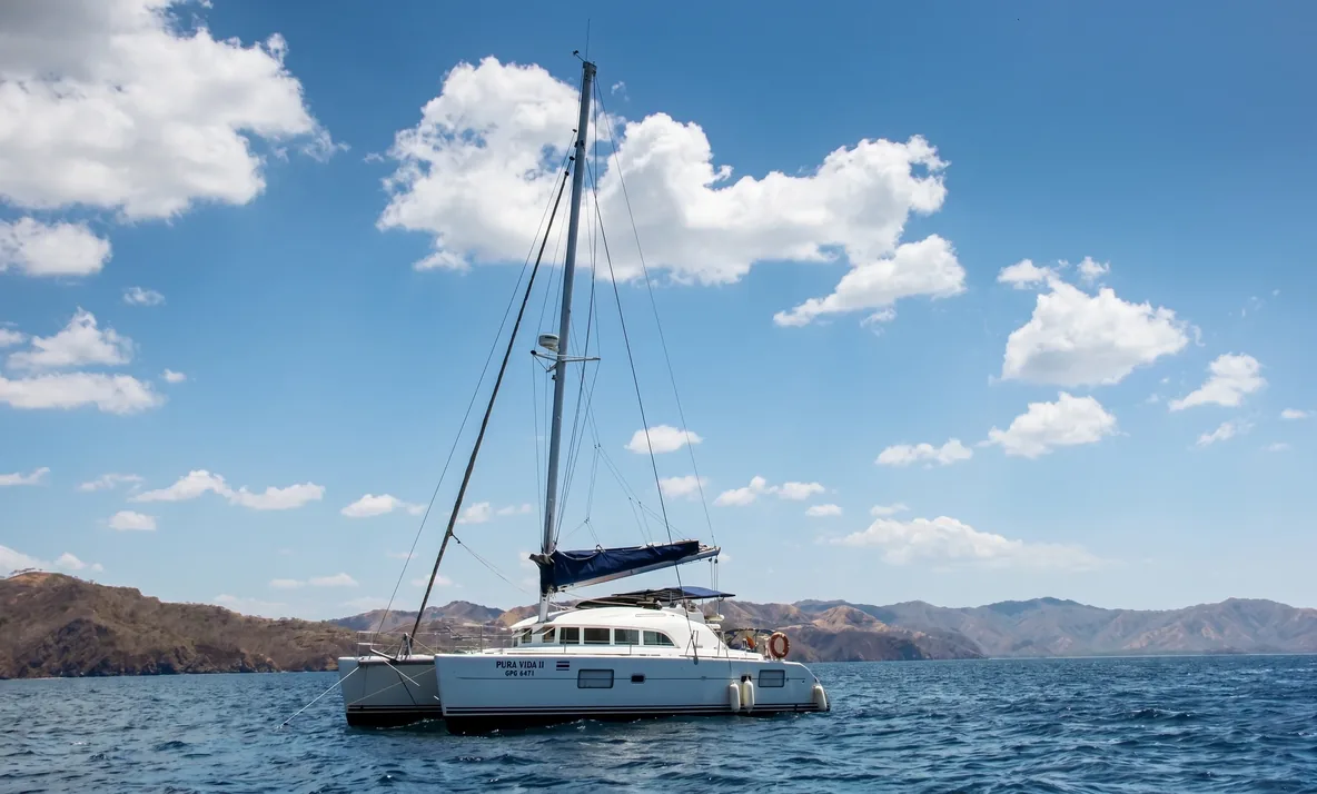 Catamaran sport fishing boat - Papagayo Gulf Costa Rica