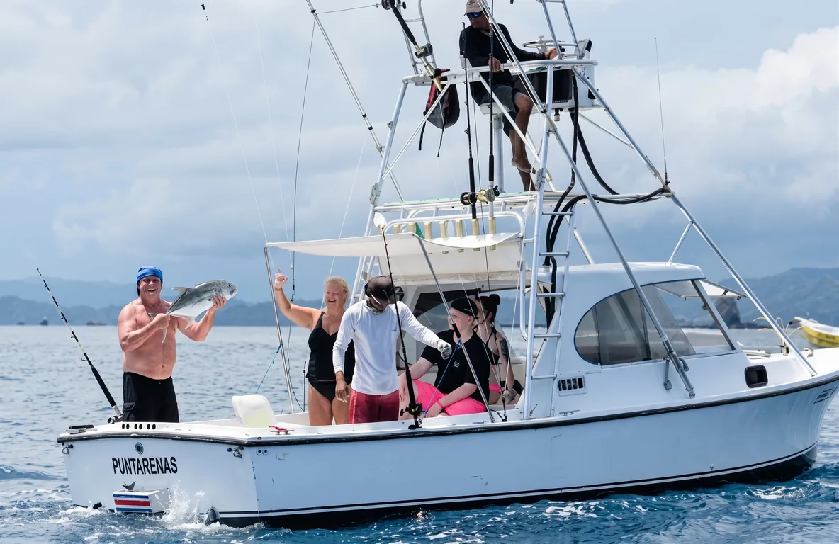 La Manta sport fishing boat - Papagayo Gulf Costa Rica