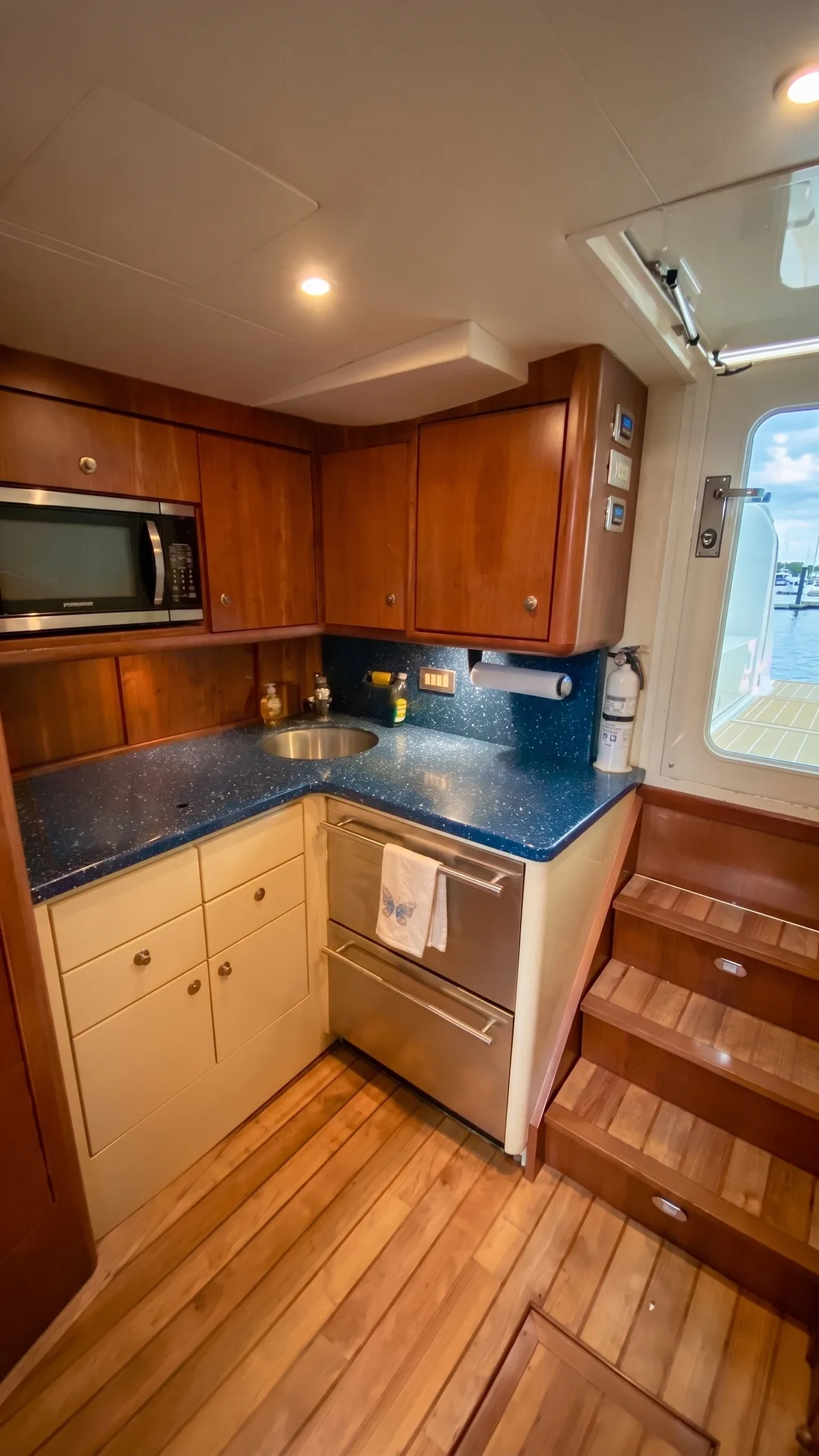 Ocean Billfish sport fishing boat - Papagayo Gulf Costa Rica