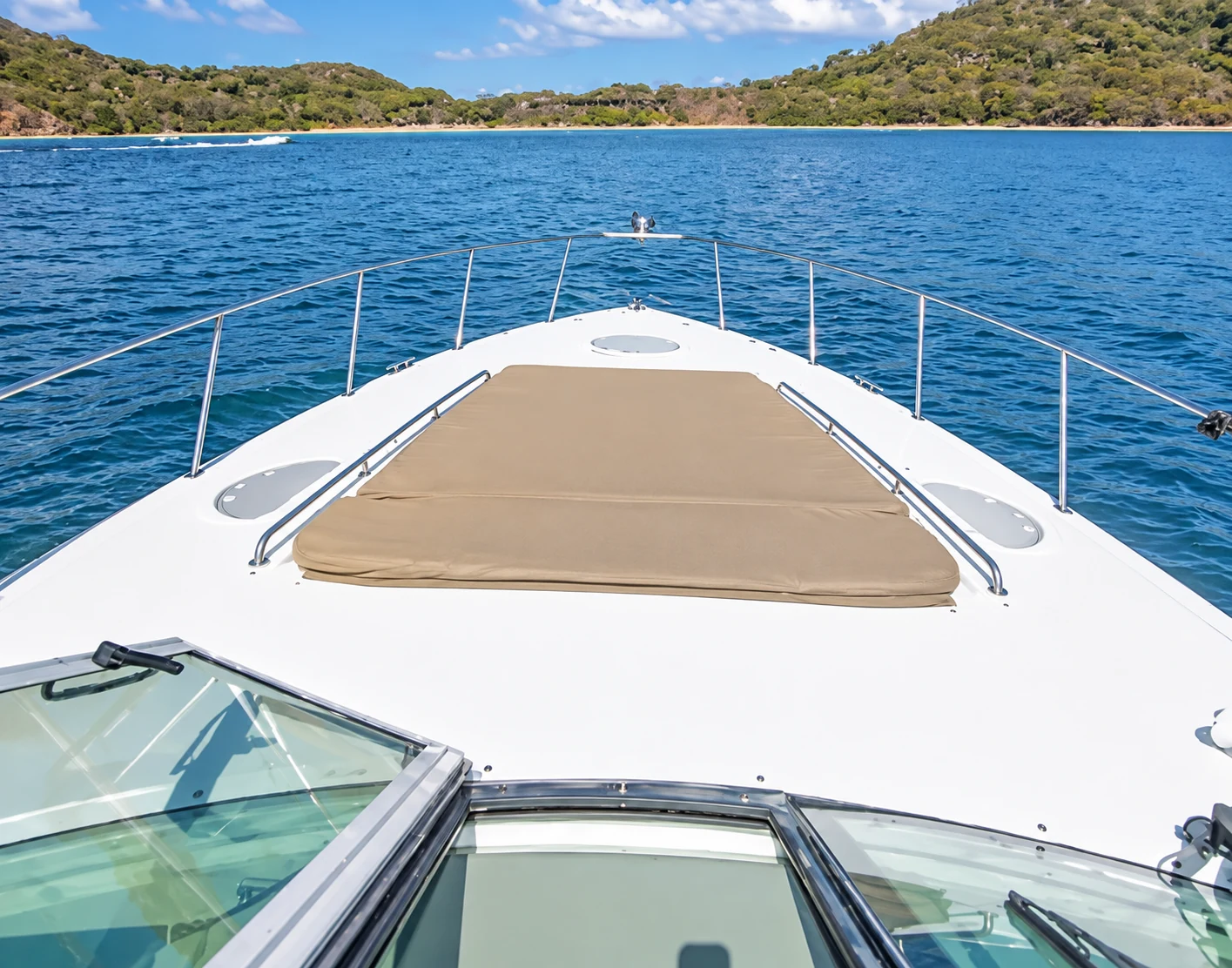 Sundancer 40ft sport fishing boat - Papagayo Gulf Costa Rica
