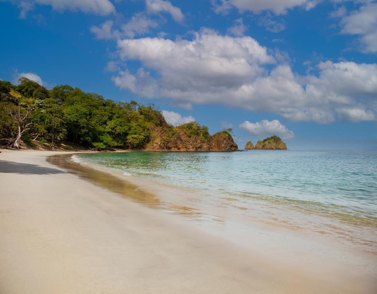 The beach at Waldorf Astoria, where the dinghy picks you up